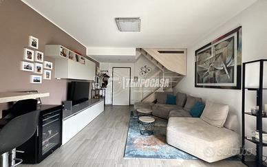 RIF. 522 - AMPIO DUPLEX IN CENTRO PAESE CON BOX