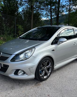 Opel Corsa 1.6 T 192CV OPC
