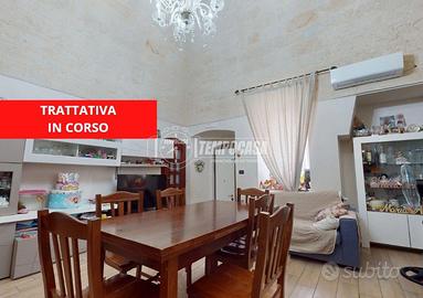 Spaziosa casa singola, con terrazza, lavanderia e