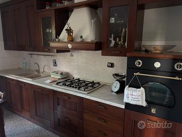 Cucina in legno massello
