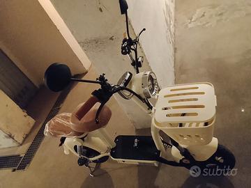 SCOOTER ELETTRICO 