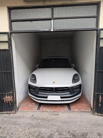 Garage box con dispositivo parcheggio automatico