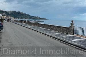 Soluzione semindipendente a Giardini Naxos