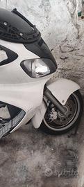 Suzuki. burgman 650
