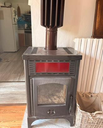 Stufa a legna vintage in ghisa