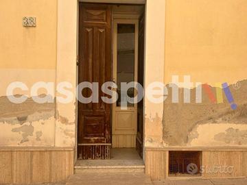 Appartamento di 150 m² con box auto a Lizzano