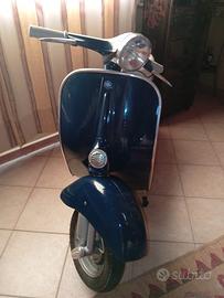 Vespa 50 d’epoca.