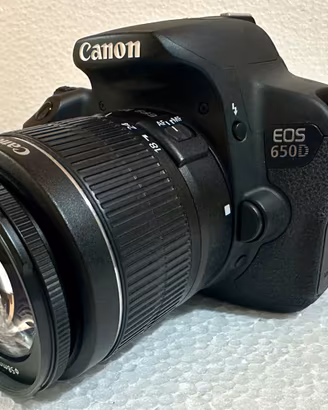 Fotocamera Reflex Canon 650D+18-55 III 3000 Scatti