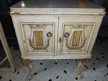 Tris d'Antiquariato Neoclassico – Sgabello