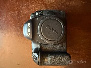 Canon EOS Mark IV D5