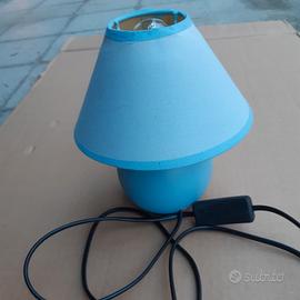 Lampada da tavolo e due omaggi 