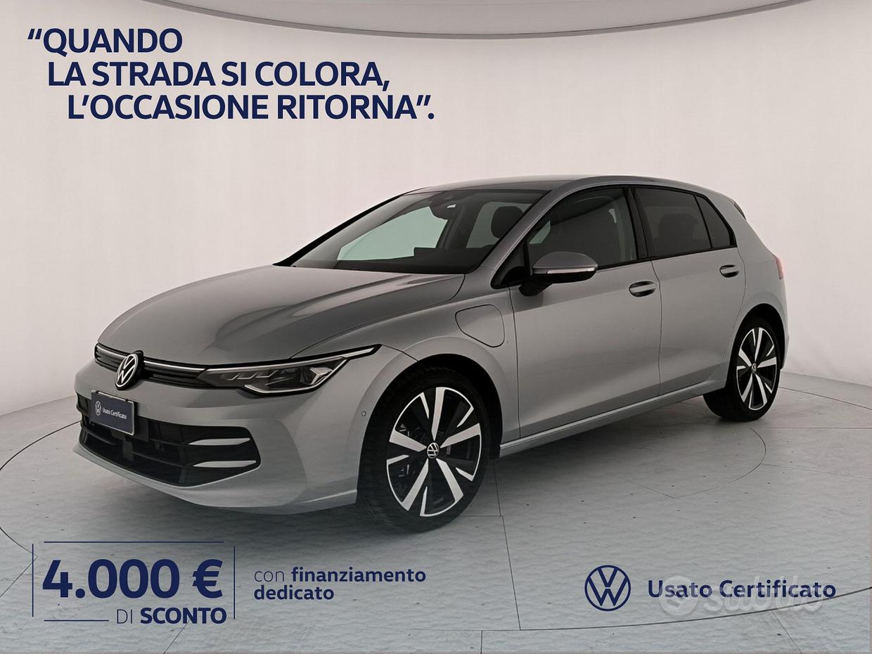 VOLKSWAGEN Golf 8ª serie