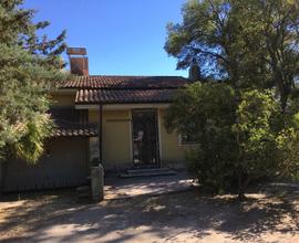 Casa in campagna con terreno e infrastrutture