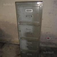 Schedario vintage a 4 cassetti