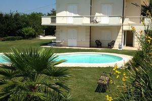 Villa con piscina a 10" dalla spiaggia - Pesaro