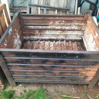 Cassoni ferro per materiali o legna 