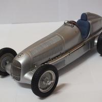 Mercedes Benz  W25 1934  1/18 CMC