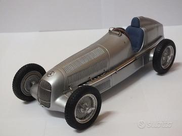 Mercedes Benz  W25 1934  1/18 CMC