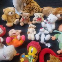 Peluche vecchi dal baule