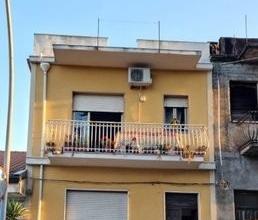 Casa singola 200 mq con garage a piedimonte etneo