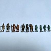 Lotto 13 soldatini vintage in metallo