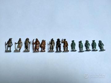 Lotto 13 soldatini vintage in metallo