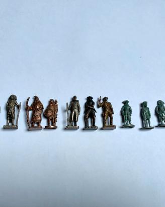 Lotto 13 soldatini vintage in metallo