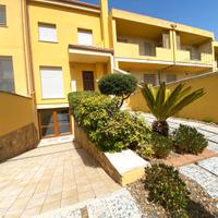 Ribassato multilivelli con ascensore e giardino