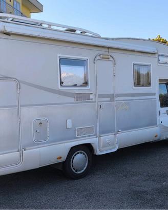 Camper mansardato Rimor Superbrig 680 tc