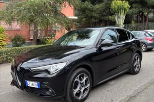 Alfa Romeo Stelvio 2.2 190 CV Q4 Sprint total blac