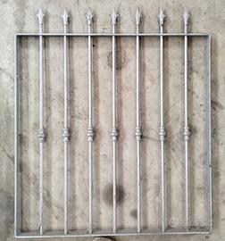 inferriate fisse  da finestre inutilizzate