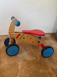 Triciclo in legno
