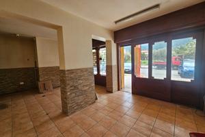Locale commerciale due vetrine