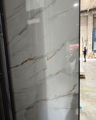 Pannello bianco venato oro 122x290 effetto marmo