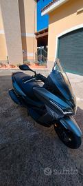  scooter KYMKO 300 nuovo