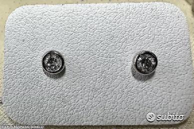 ORECCHINI PUNTO LUCE ORO 18kt. E DIAMANTI NATURALI