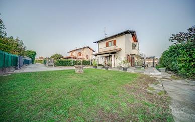 MORAZZONE - VILLA UNIFAMILIARE CON GIARDINO