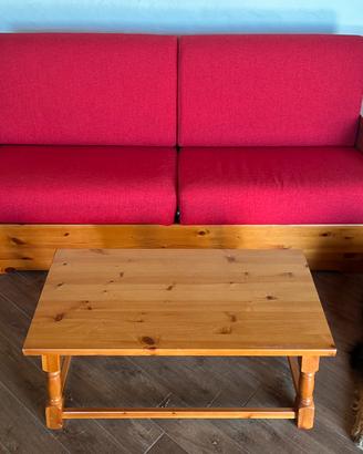 Divano letto rosso in legno con tavolino da salott