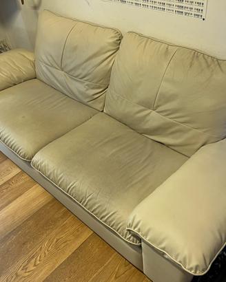 Divano 3 posti Ikea pelle beige