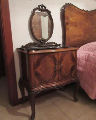 Coppia di comodini stile Chippendale, anni 50