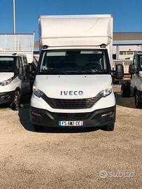 IVECO DAILY 35C16 3.0 furgone e pedana caricatrice