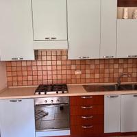 Cucina in buone condizioni in buon  laminato