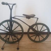 Antica e rarissima bicicletta a pedali tipo Michau