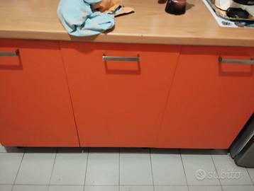 Scolapiatti credenza e vetrina