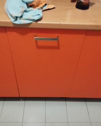Scolapiatti credenza e vetrina