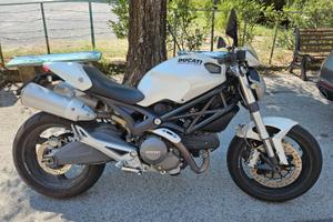 Ducati Monster 696