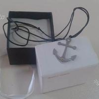 Collana con medaglia acciaio e con filo in cotone