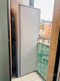 Armadio da esterno in metallo verniciato grigio