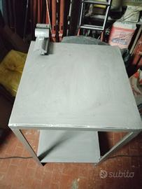 tavolo in ferro con smorza 