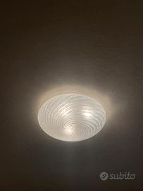 Lampadario in vetro bianco trasparente